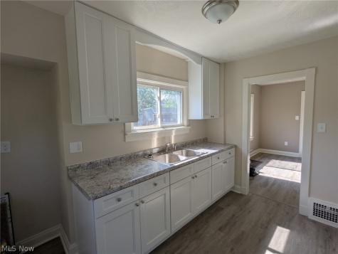 362 E 214th Street Euclid OH 44123