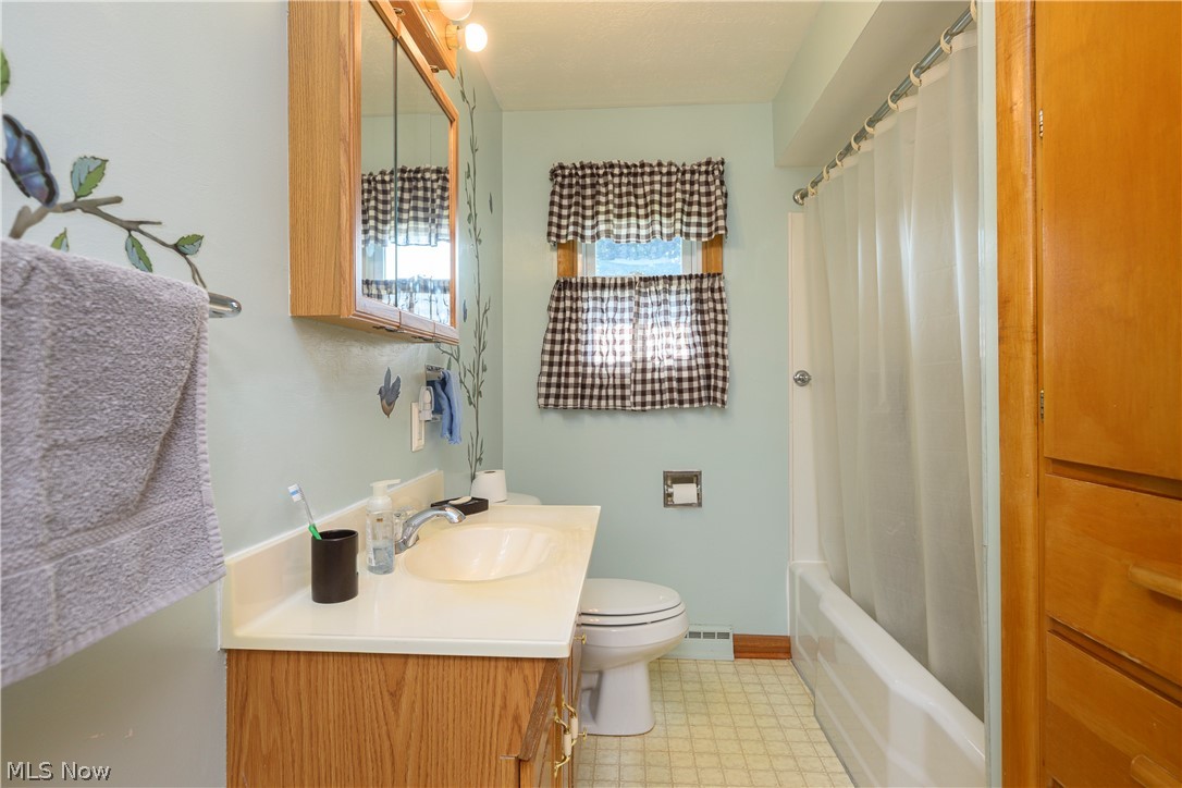 318 S Reeves Avenue Dover OH 44622