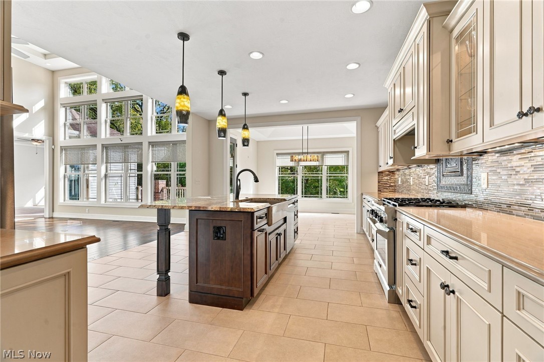 1137 Laurel Green Drive NE North Canton OH 44720