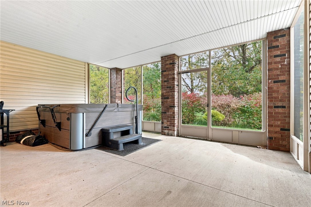 1137 Laurel Green Drive NE North Canton OH 44720