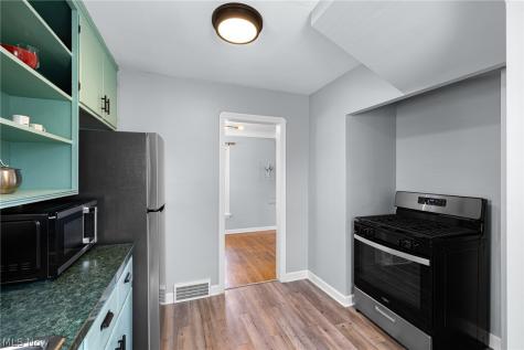 3268 W 142nd Street Cleveland OH 44111