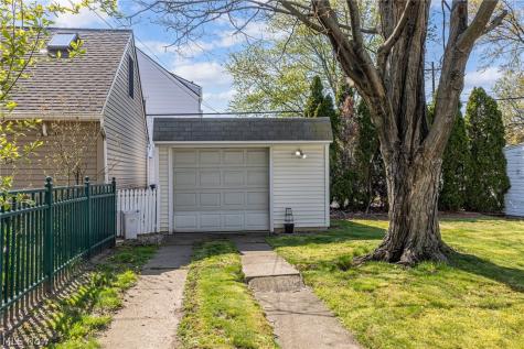 3268 W 142nd Street Cleveland OH 44111