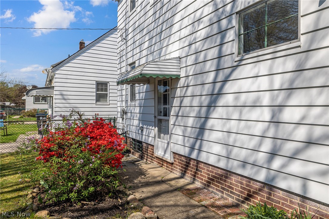 3268 W 142nd Street Cleveland OH 44111