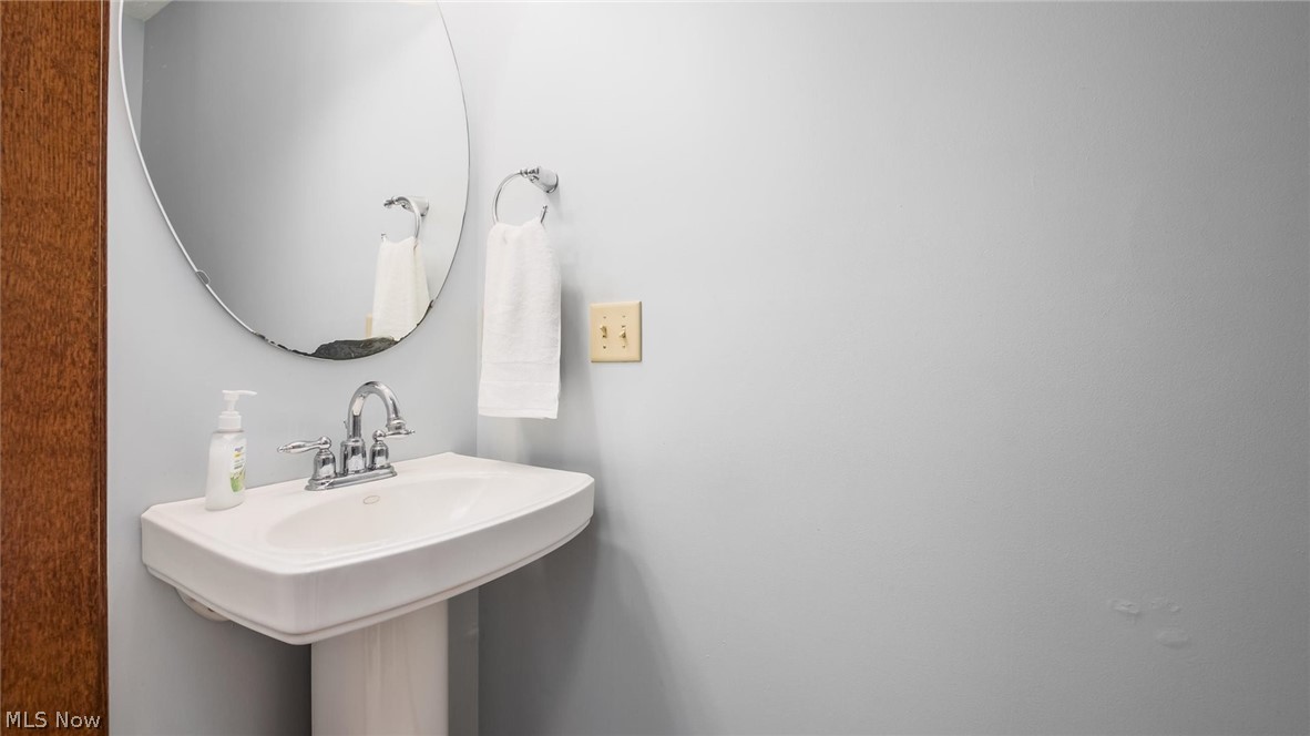 1480 Sunflower Road New Concord OH 43762