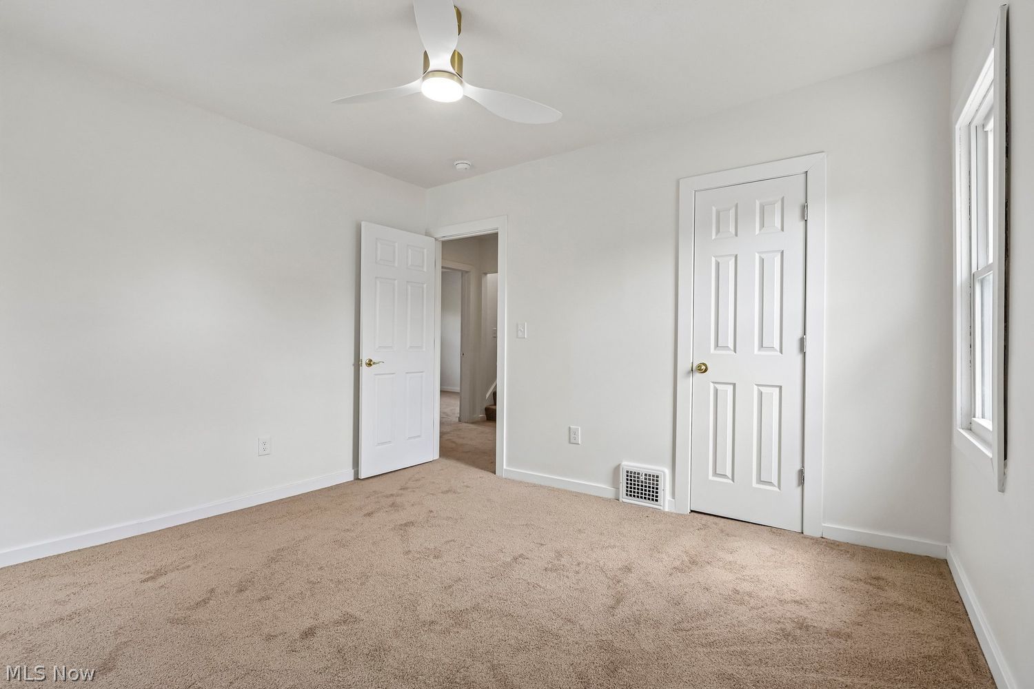 1045 Nela View Road Cleveland Heights OH 44112