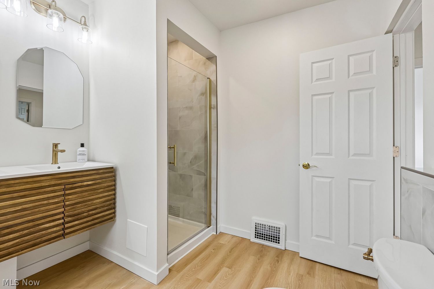 1045 Nela View Road Cleveland Heights OH 44112