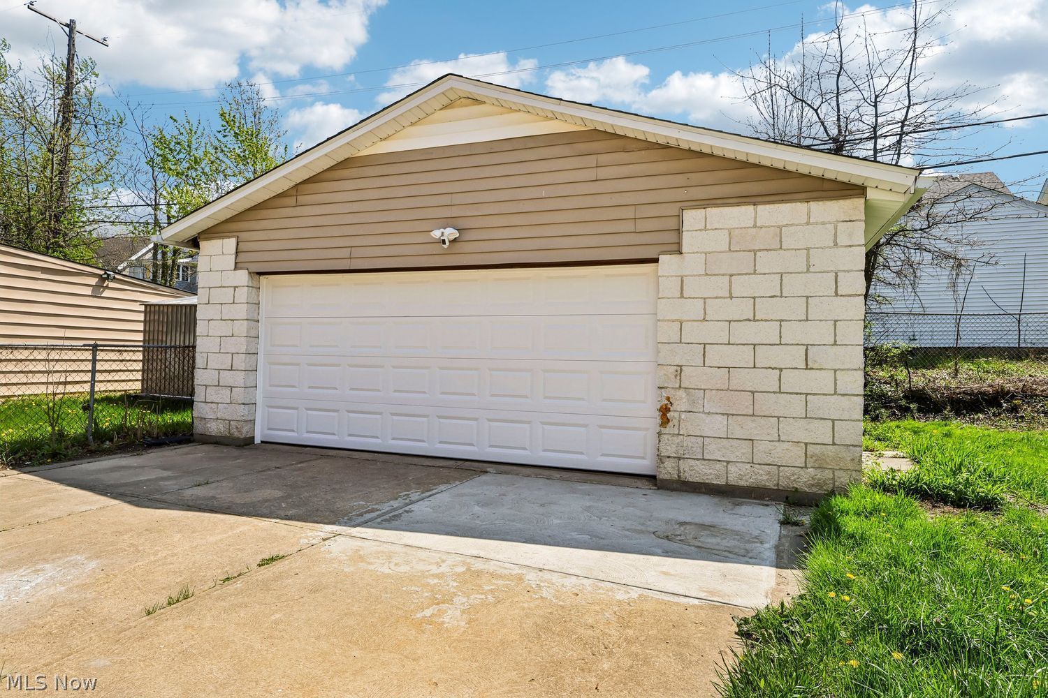 1045 Nela View Road Cleveland Heights OH 44112