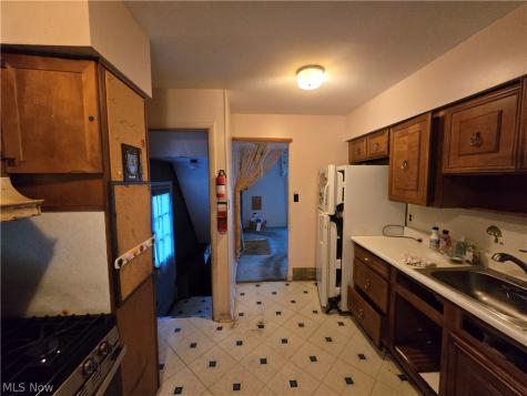 19145 Homeway Avenue Cleveland OH 44135