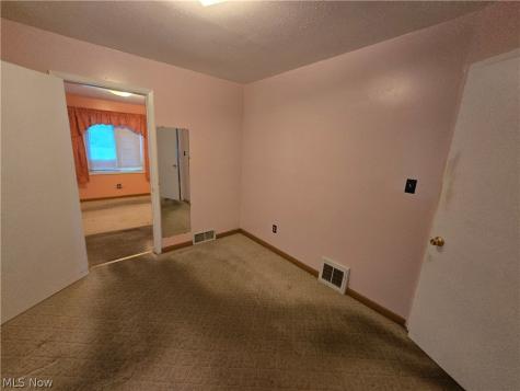 19145 Homeway Avenue Cleveland OH 44135