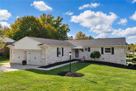 907 Lindy Lane Avenue SW North Canton OH 44720