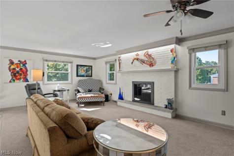 907 Lindy Lane Avenue SW North Canton OH 44720