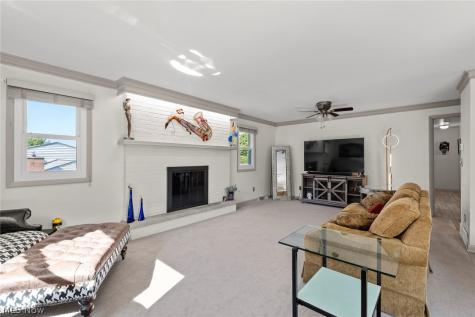 907 Lindy Lane Avenue SW North Canton OH 44720