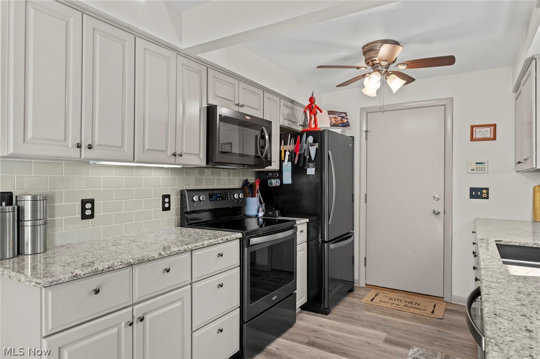 907 Lindy Lane Avenue SW North Canton OH 44720