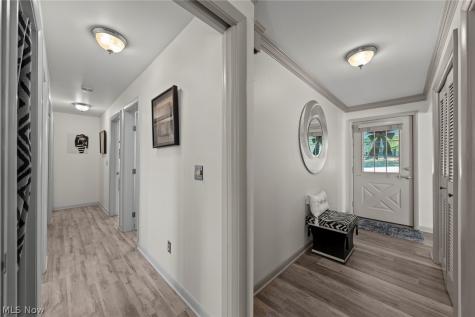 907 Lindy Lane Avenue SW North Canton OH 44720
