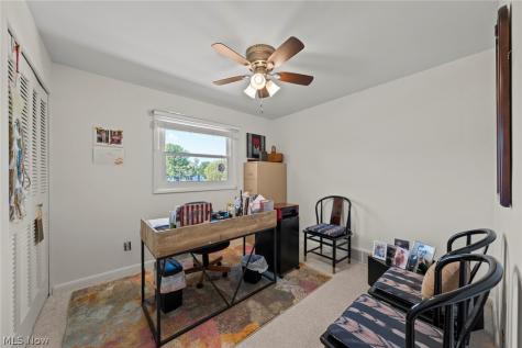 907 Lindy Lane Avenue SW North Canton OH 44720
