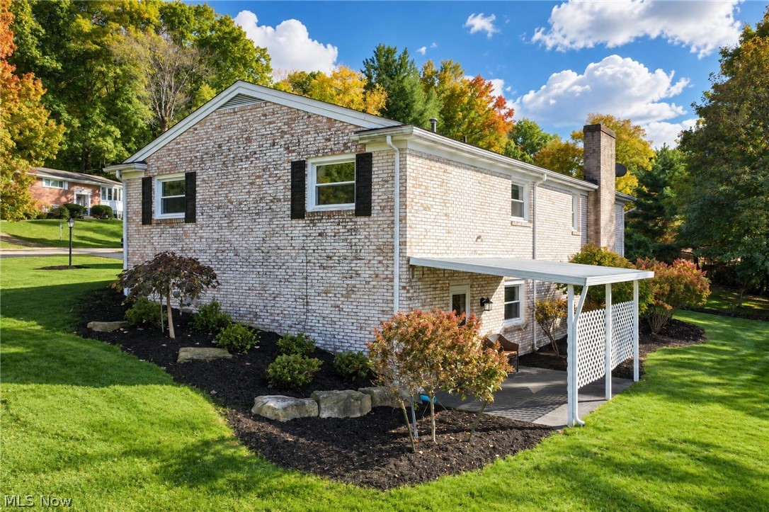 907 Lindy Lane Avenue SW North Canton OH 44720