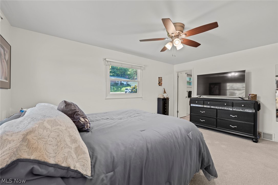 907 Lindy Lane Avenue SW North Canton OH 44720
