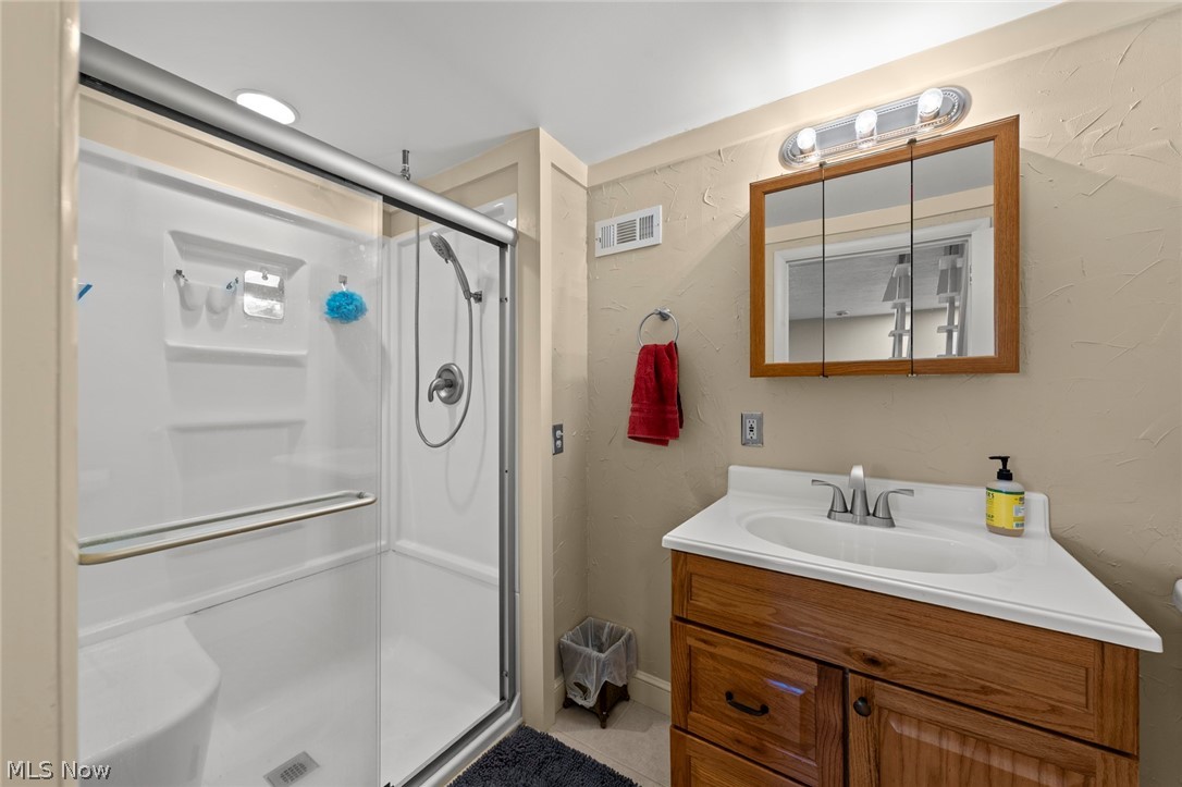 907 Lindy Lane Avenue SW North Canton OH 44720