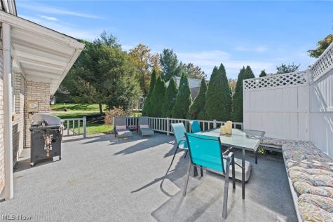 907 Lindy Lane Avenue SW North Canton OH 44720