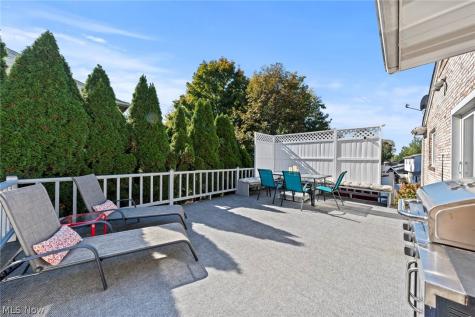 907 Lindy Lane Avenue SW North Canton OH 44720
