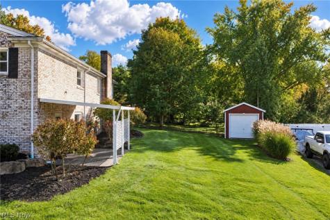 907 Lindy Lane Avenue SW North Canton OH 44720