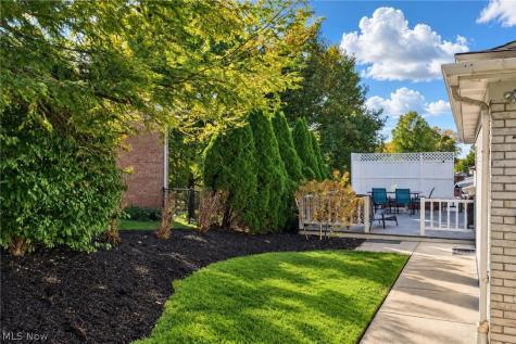 907 Lindy Lane Avenue SW North Canton OH 44720