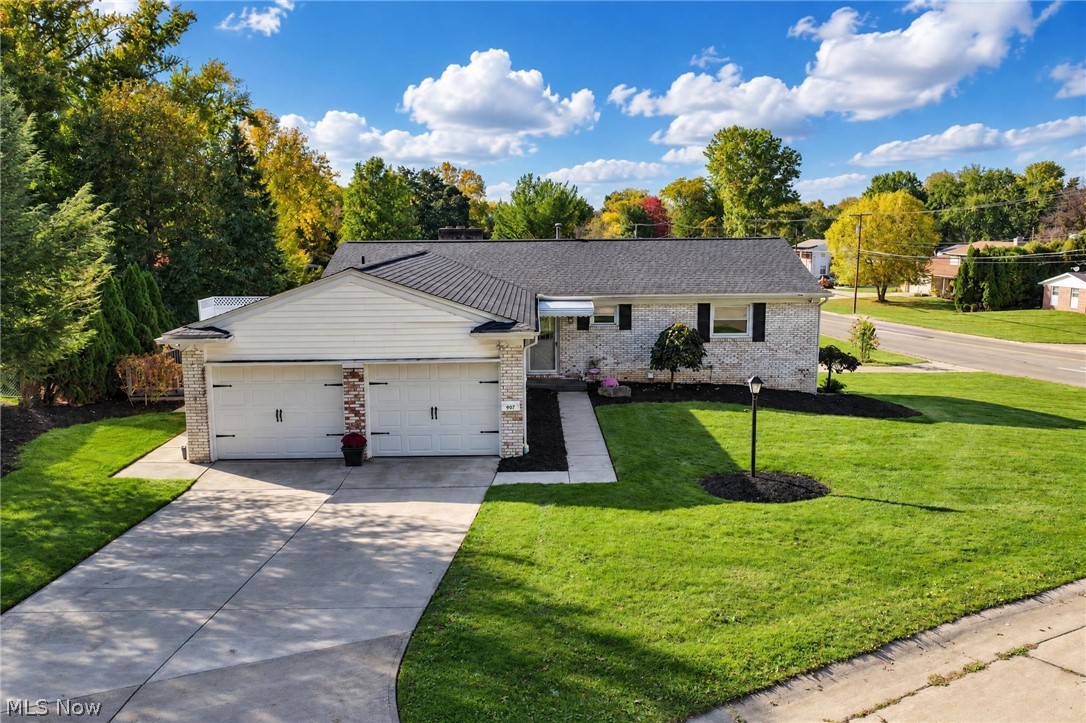 907 Lindy Lane Avenue SW North Canton OH 44720