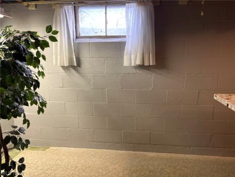 453 Kenyon Avenue Elyria OH 44035