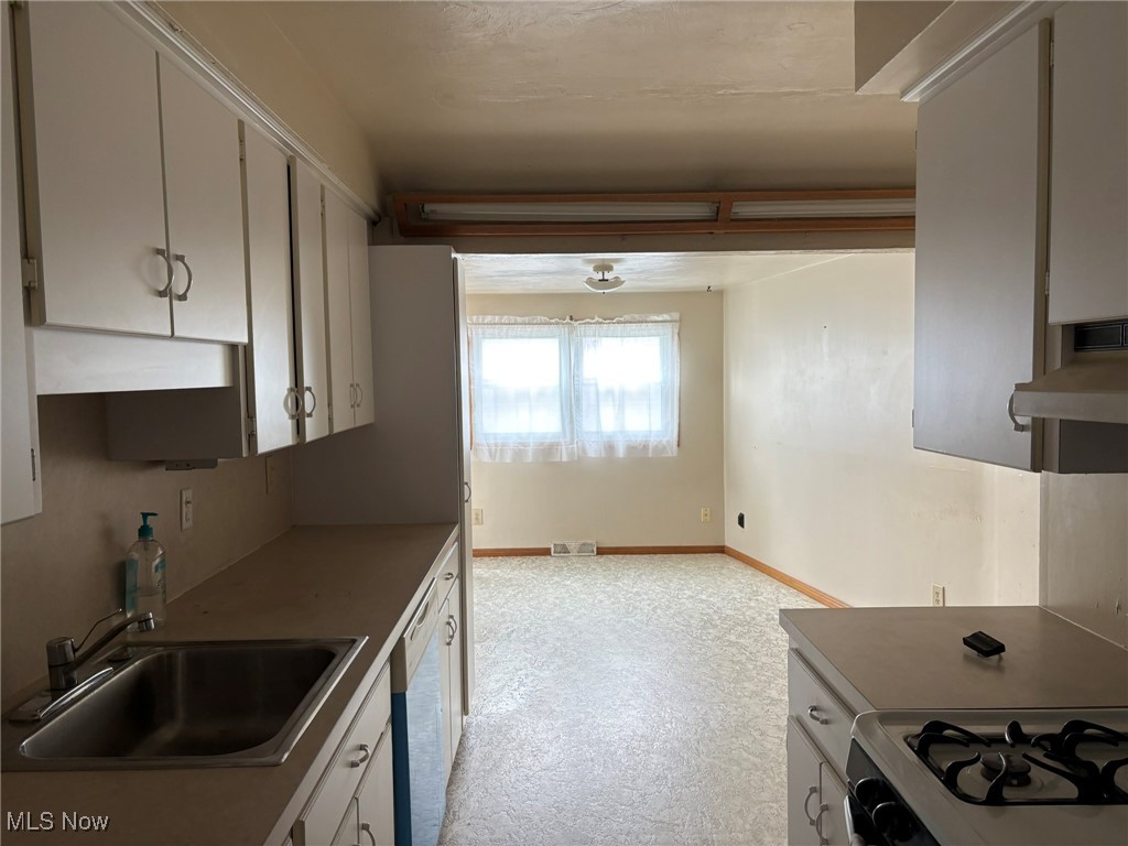453 Kenyon Avenue Elyria OH 44035