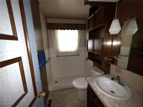 453 Kenyon Avenue Elyria OH 44035