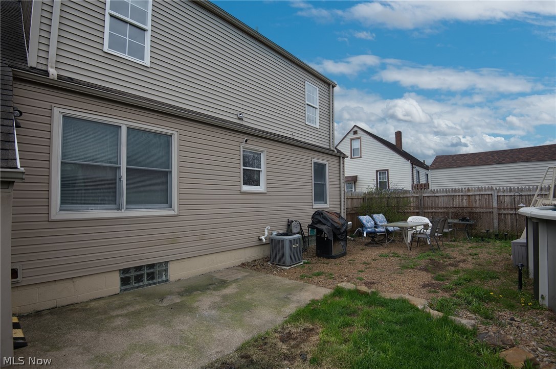 107 Renee Drive Struthers OH 44471