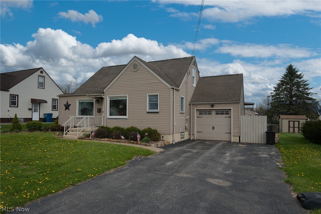 107 Renee Drive Struthers OH 44471