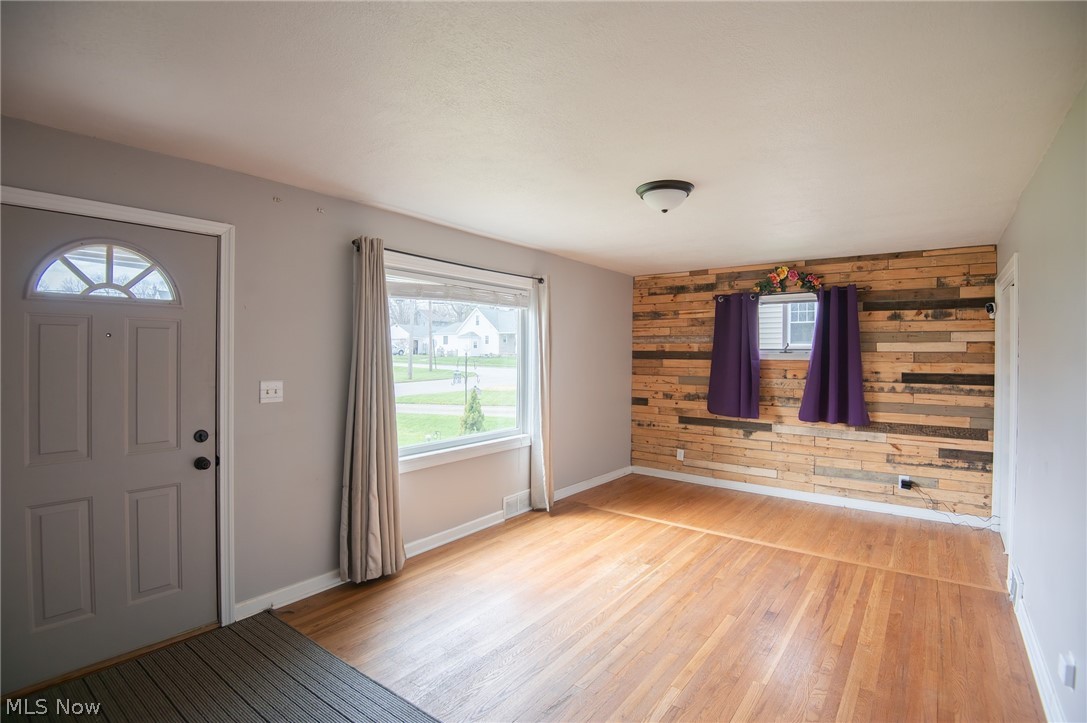 107 Renee Drive Struthers OH 44471