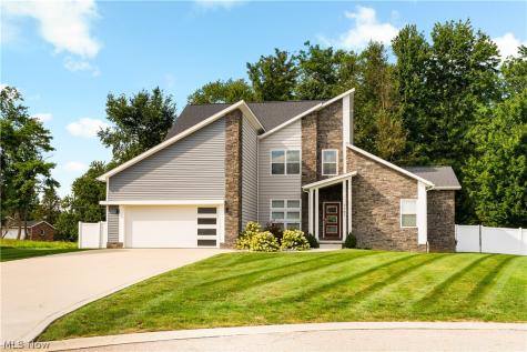 5585 Shadow Ridge Circle NW North Canton OH 44720