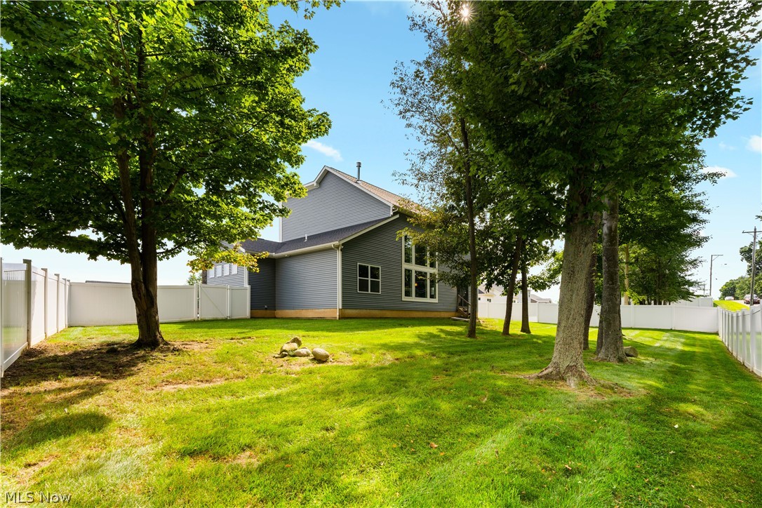 5585 Shadow Ridge Circle NW North Canton OH 44720