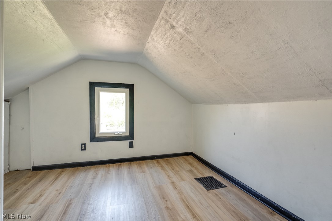 12512 Mcgowan Avenue Cleveland OH 44135