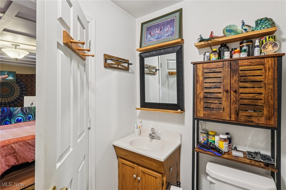 807 Fairfield School Road Columbiana OH 44408