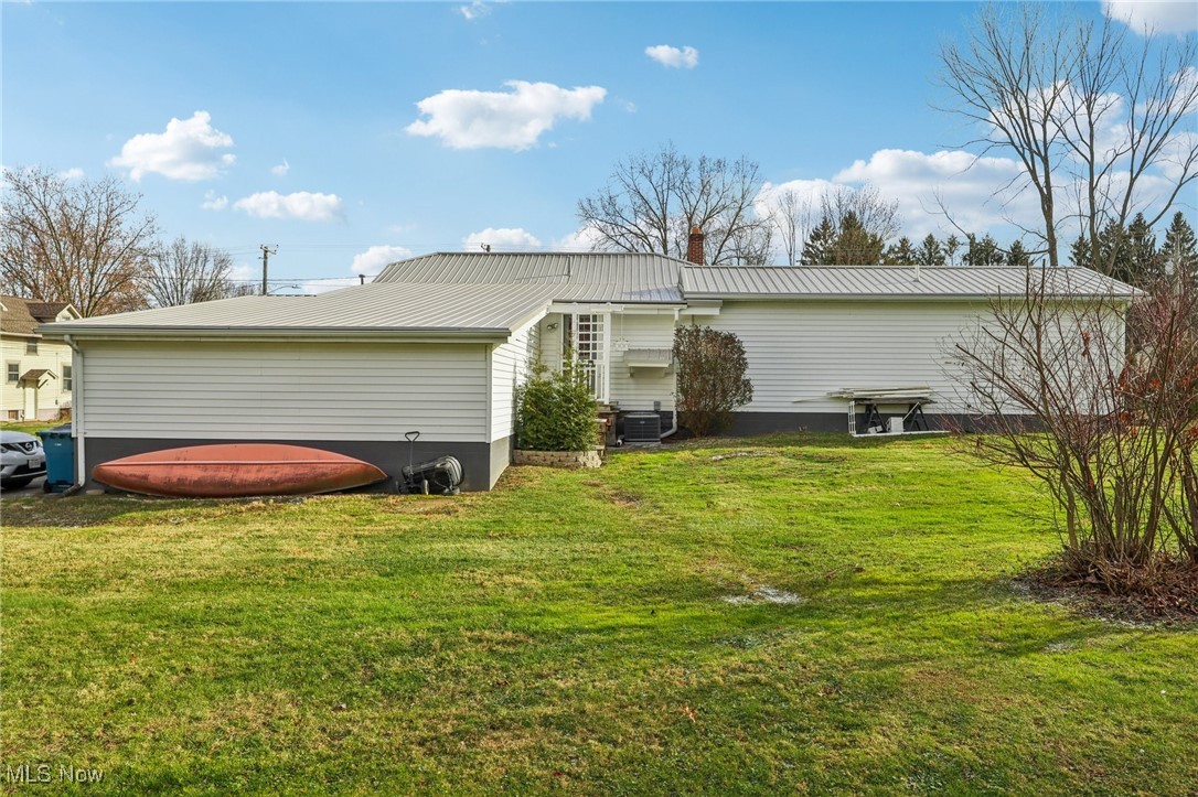 807 Fairfield School Road Columbiana OH 44408