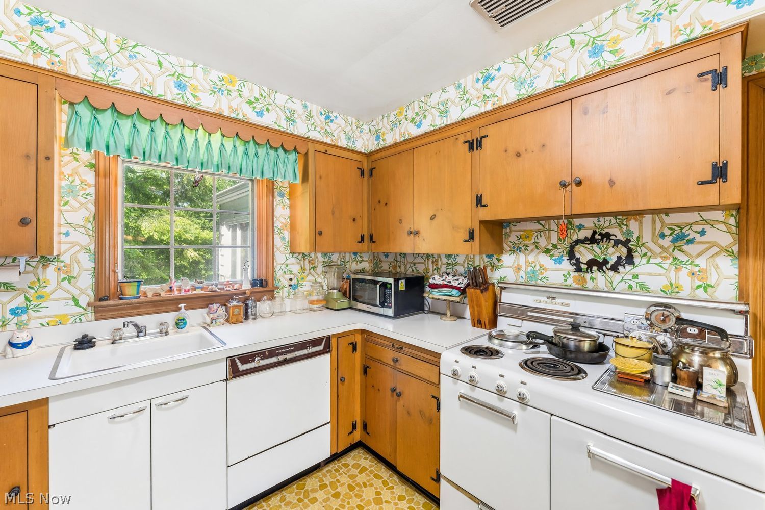 20193 Beachcliff Boulevard Rocky River OH 44116