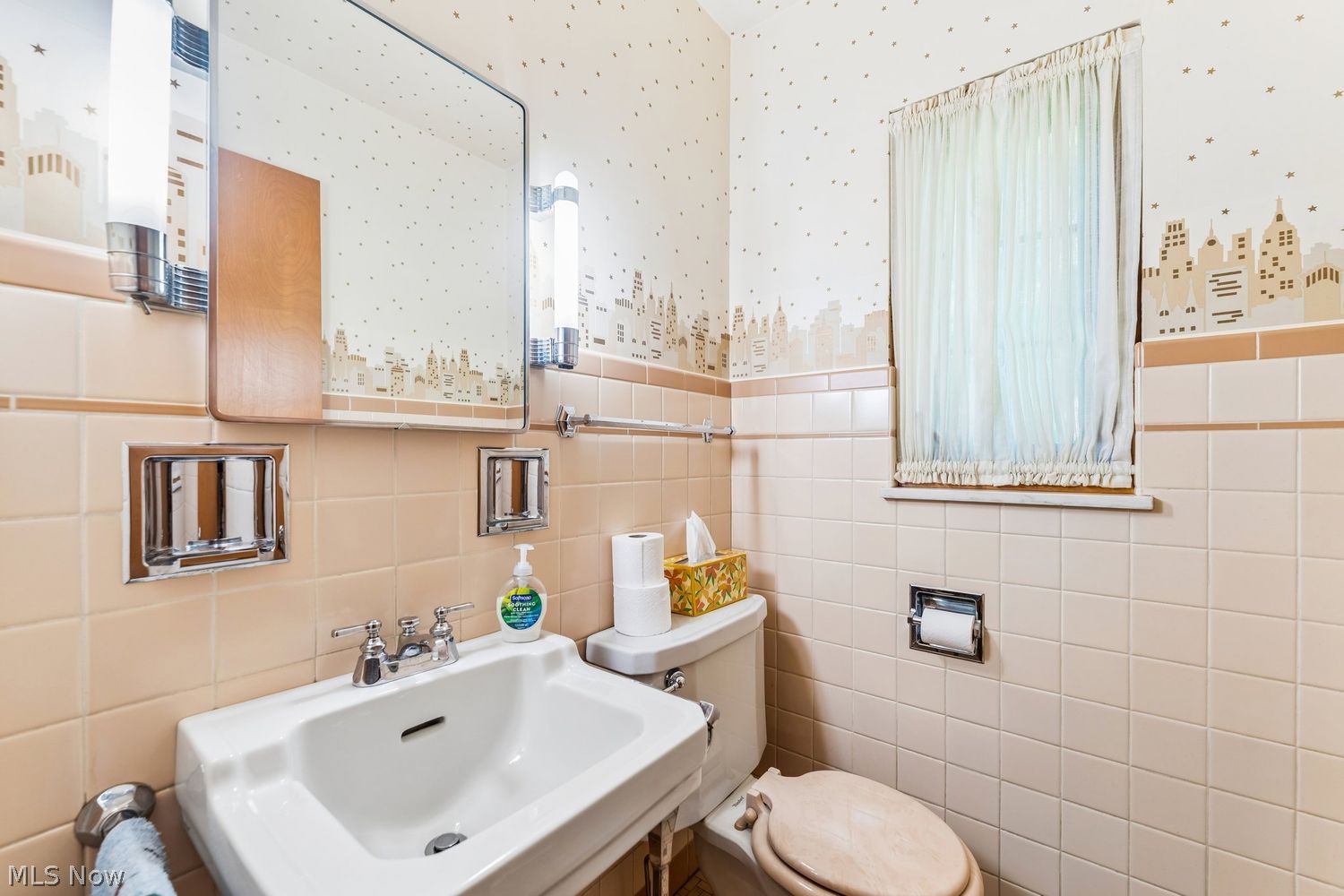 20193 Beachcliff Boulevard Rocky River OH 44116