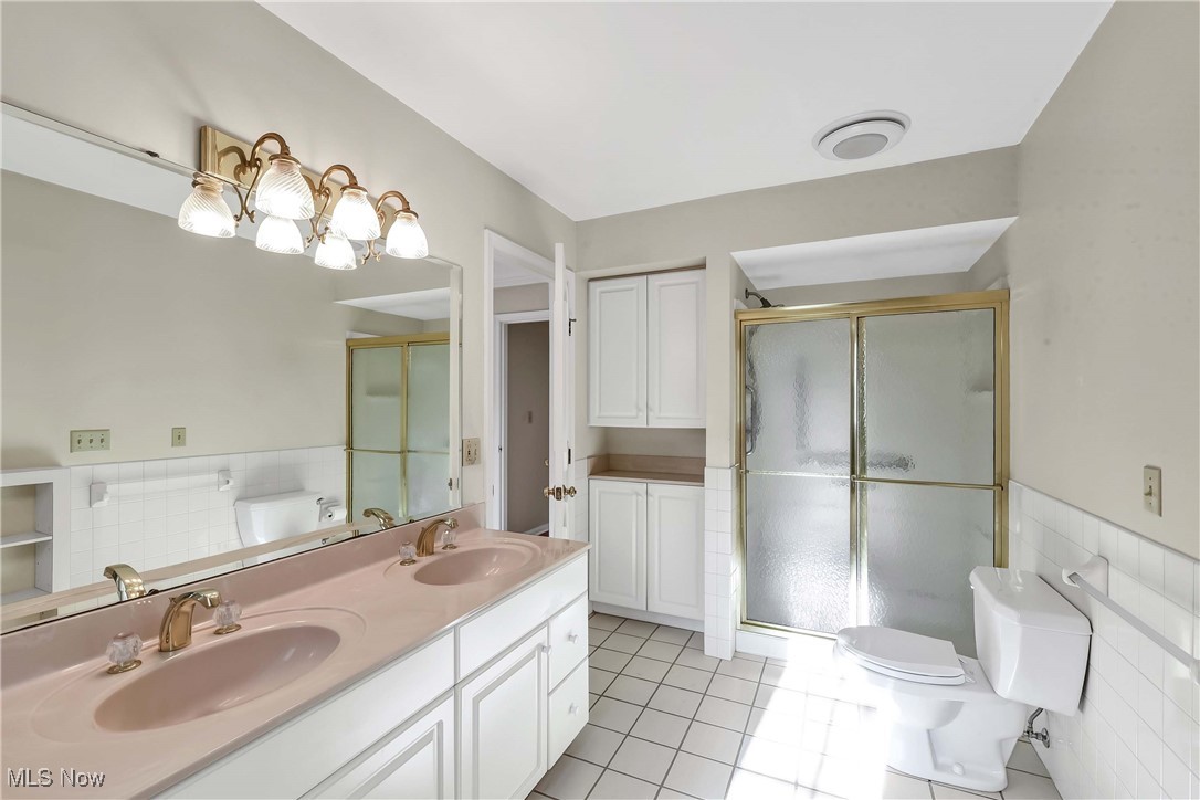 4 Westfield Lane Rocky River OH 44116