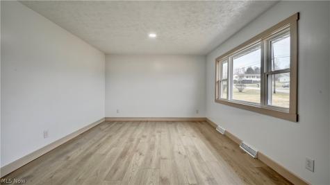 362 Jettie Avenue NE Canton OH 44730