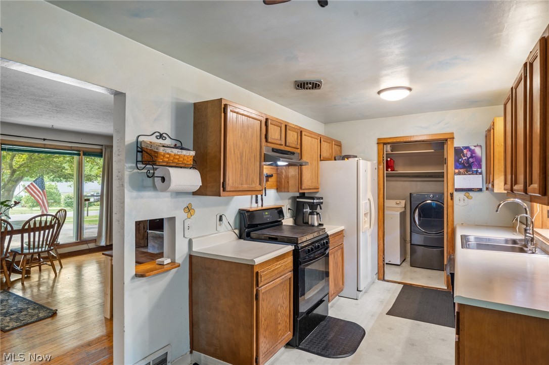 14421 Garden Street Burton OH 44021