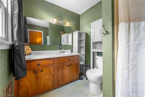 14421 Garden Street Burton OH 44021