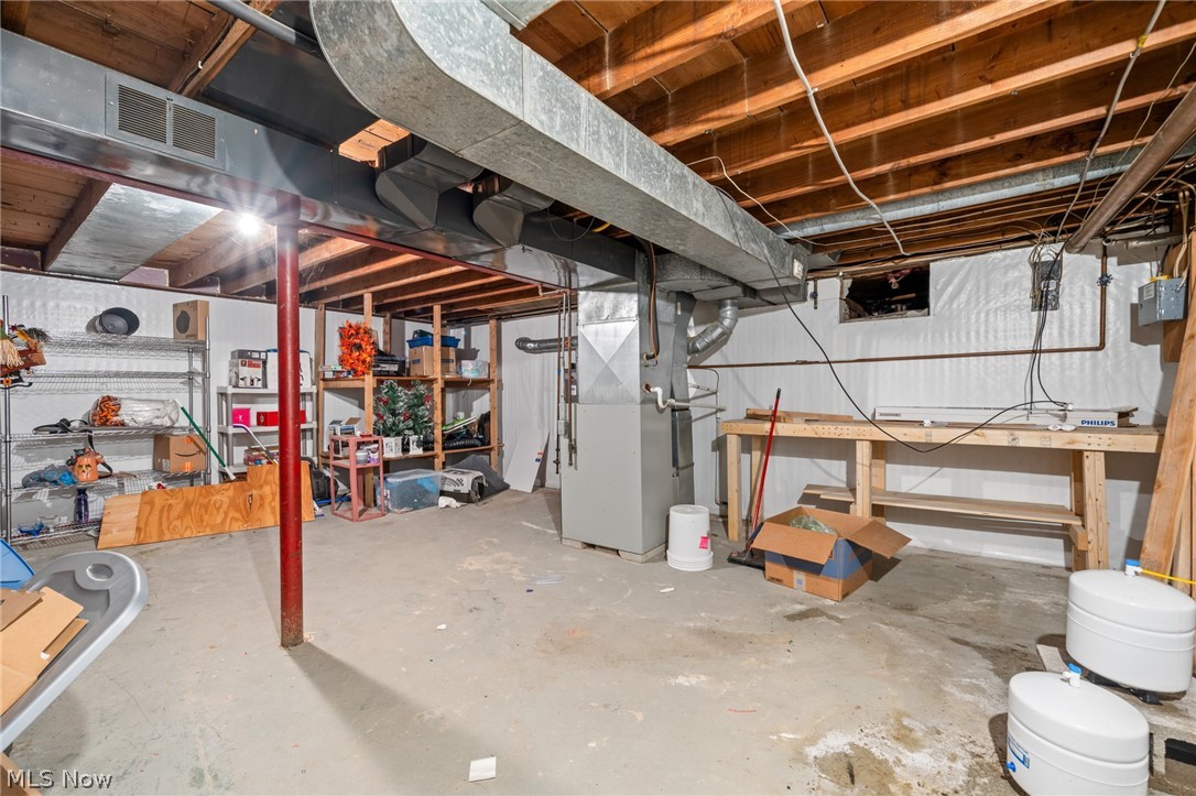 14421 Garden Street Burton OH 44021