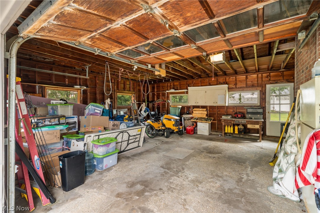 14421 Garden Street Burton OH 44021