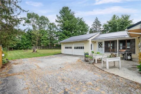 14421 Garden Street Burton OH 44021