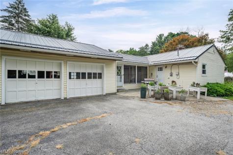 14421 Garden Street Burton OH 44021