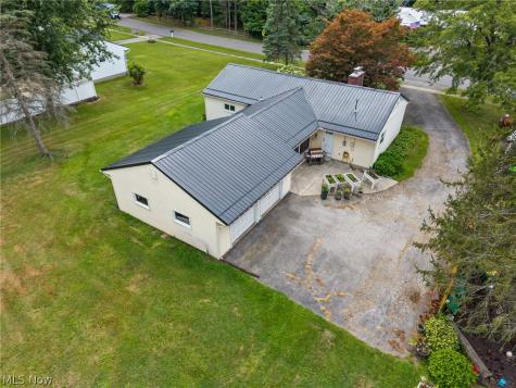 14421 Garden Street Burton OH 44021