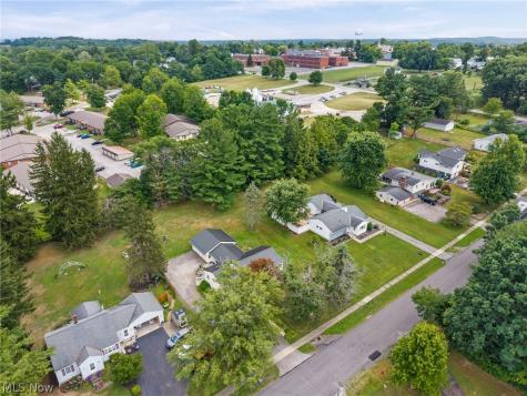 14421 Garden Street Burton OH 44021